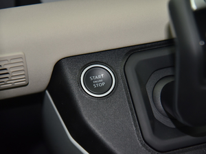 2020110 P400 SE п؅^