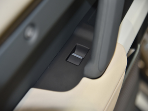 2020110 P400 SE п؅^