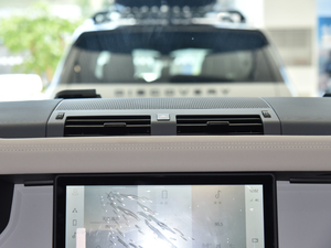 2020110 P400 SE {(dio)L(fng)