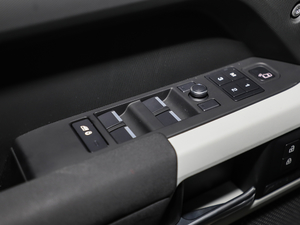 2020110 P400 ؄e {܇ƅ^(q)	