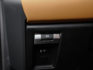 2020110 X P400 v܇Ƅ