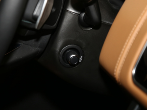 20205.0 V8 SC 50 SVذ g