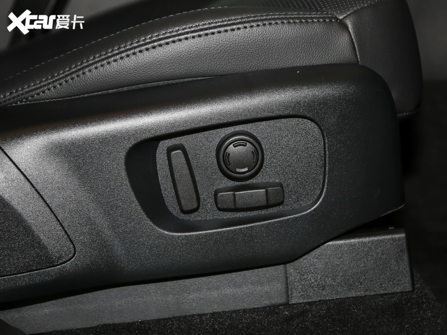 2020l(f)F(xin) 3.0 V6 SE