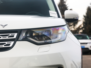2020款3.0 V6 HSE 大灯