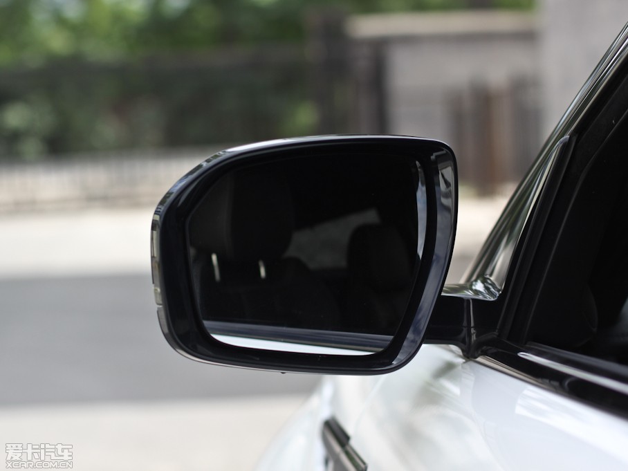 2012��٘O��(�M(j��n)��) 2.0T 3�Tҫ��(d��ng)��