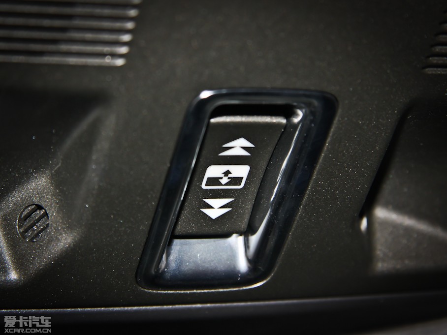 2012��٘O��(�M(j��n)��) 2.0T 3�Tҫ��(d��ng)��