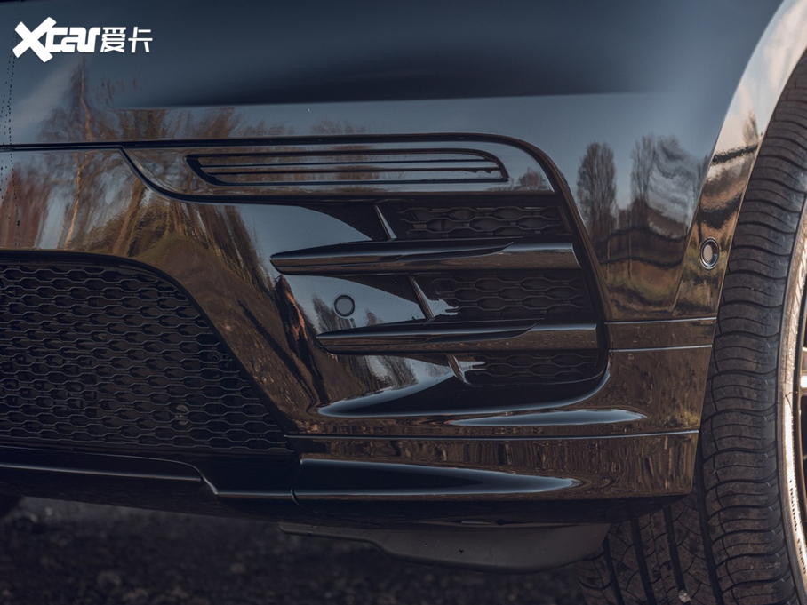 2020} R-Dynamic Black