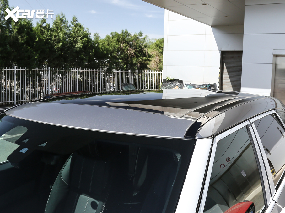 2020} 340PS R-Dynamic S