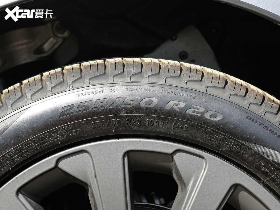 2020} 340PS R-Dynamic S