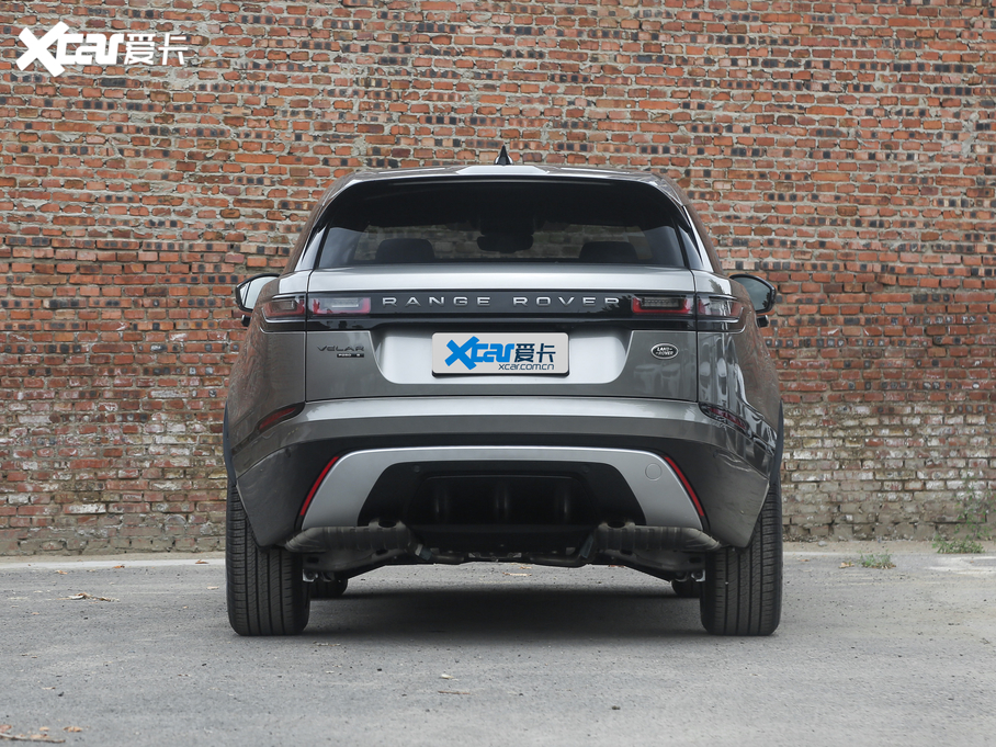 2020} 250PS R-Dynamic S