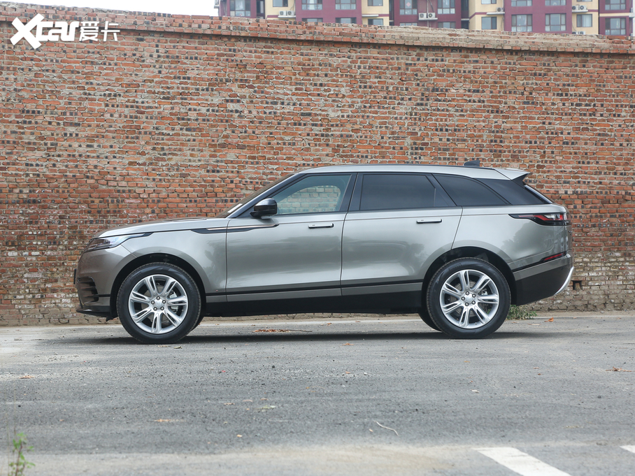 2020} 250PS R-Dynamic S