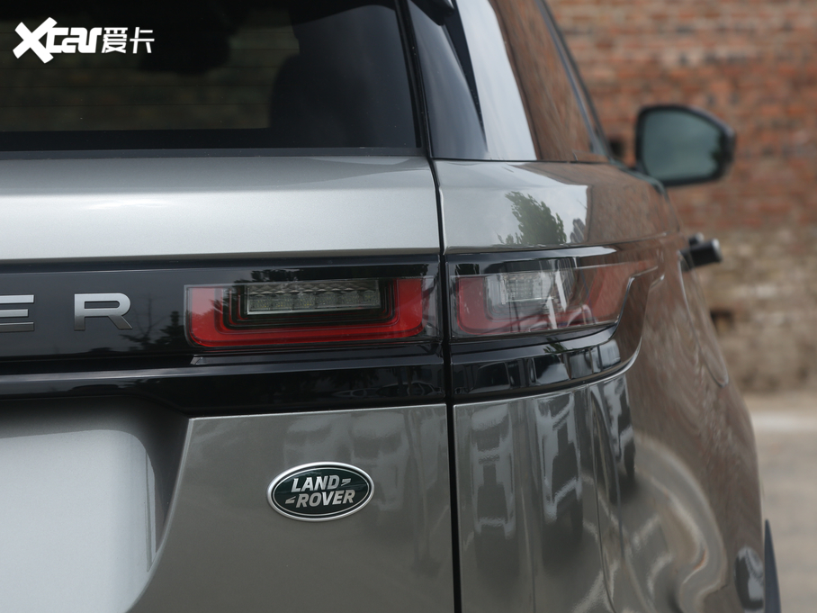 2020} 250PS R-Dynamic S