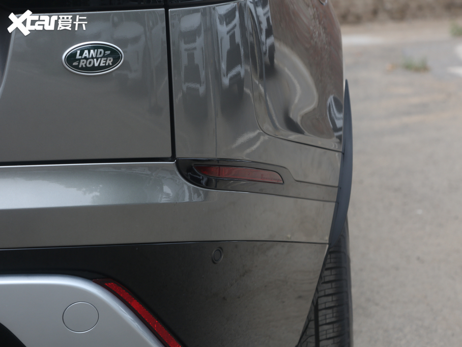 2020} 250PS R-Dynamic S