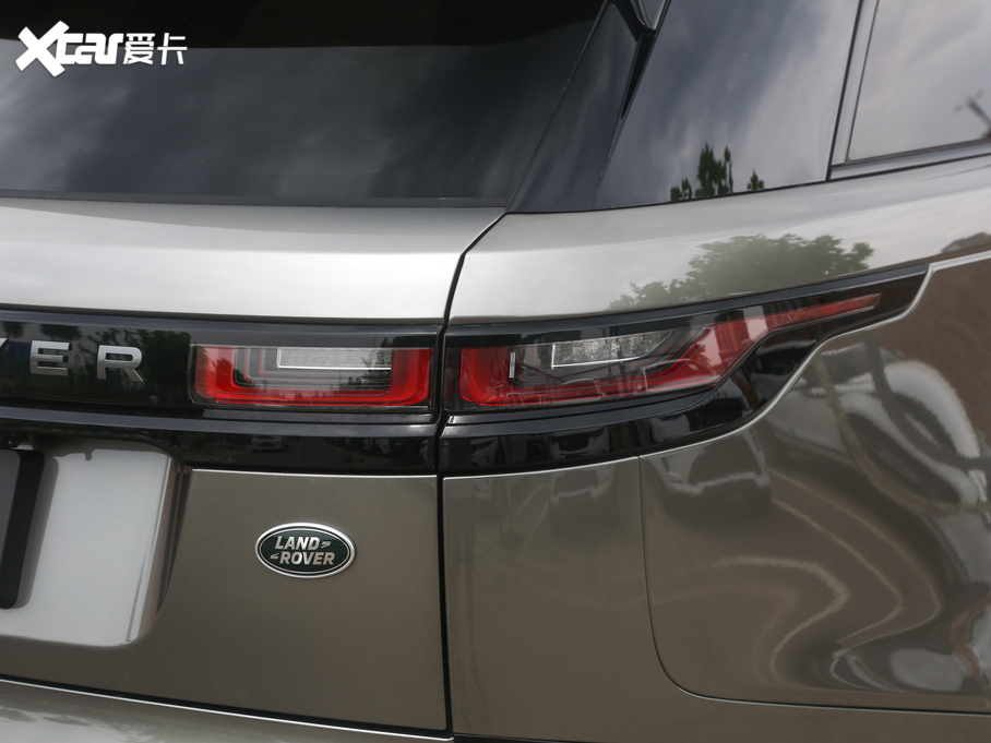 2020} 250PS R-Dynamic S