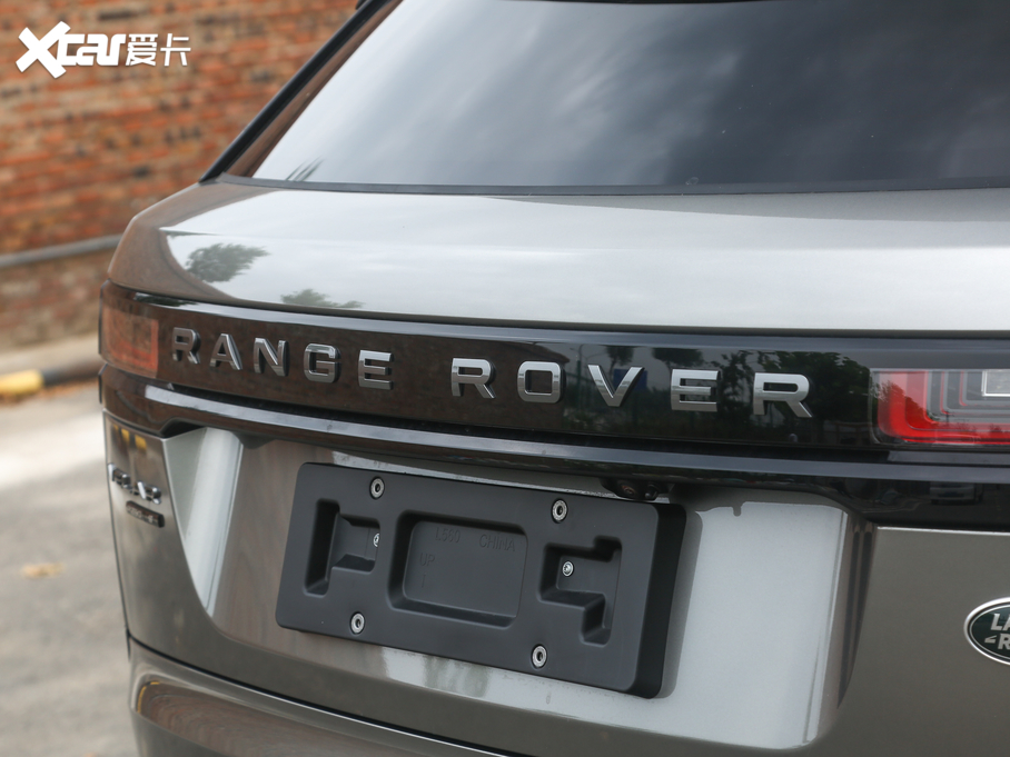 2020} 250PS R-Dynamic S