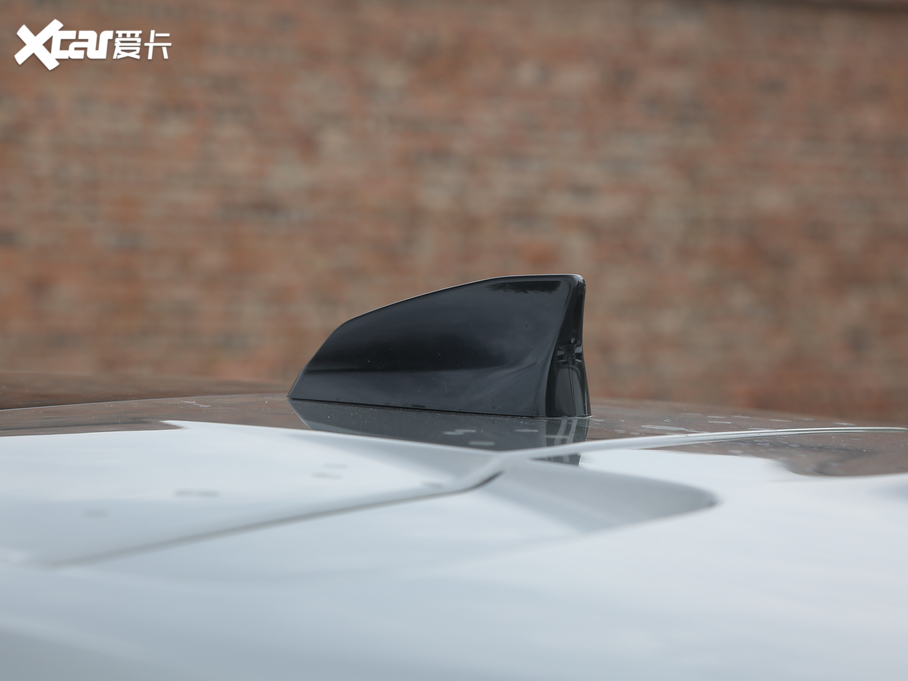 2020} 250PS R-Dynamic S