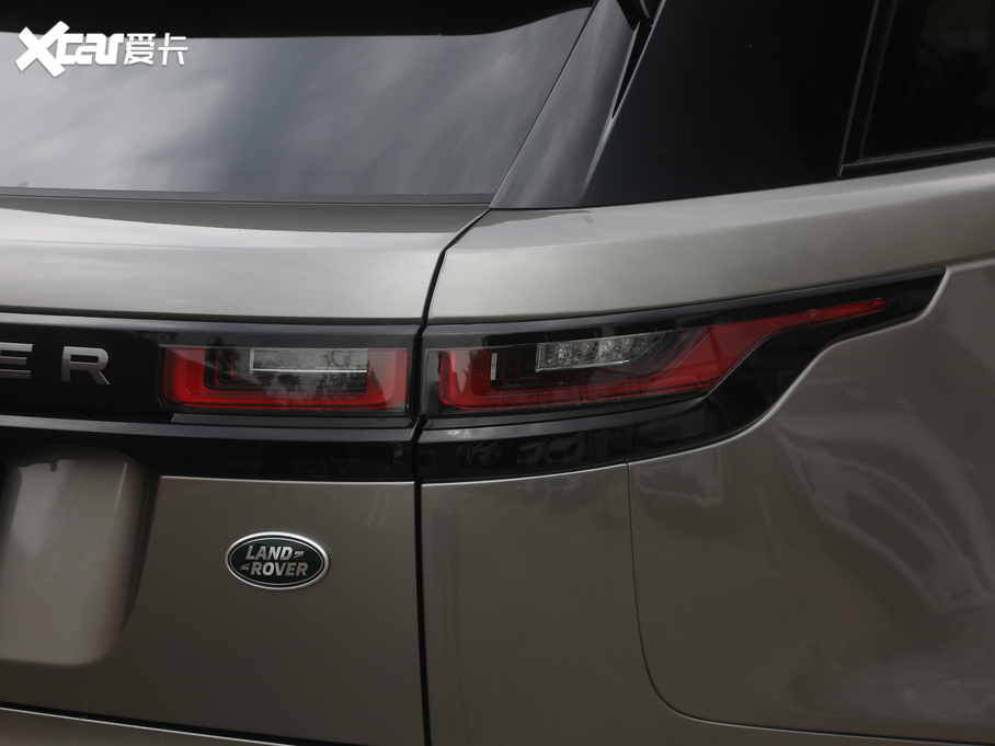 2020} 250PS R-Dynamic S