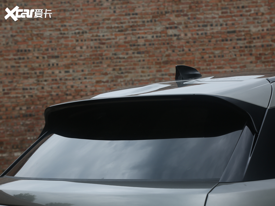 2020} 250PS R-Dynamic S