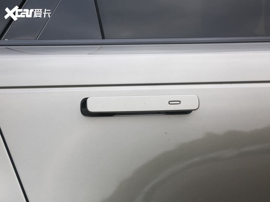 2020} 250PS R-Dynamic S