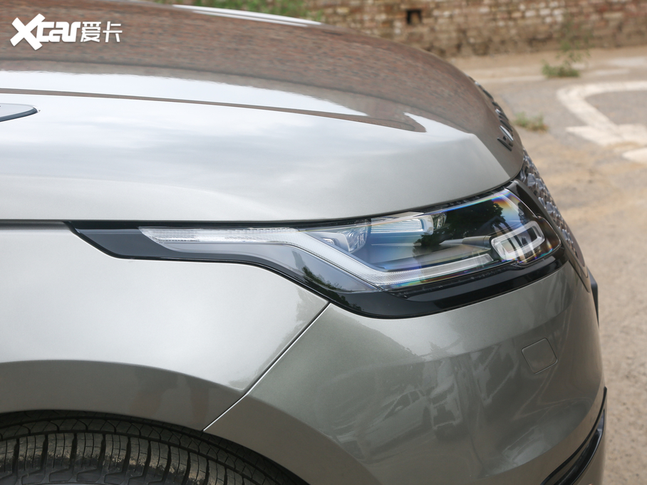 2020} 250PS R-Dynamic S