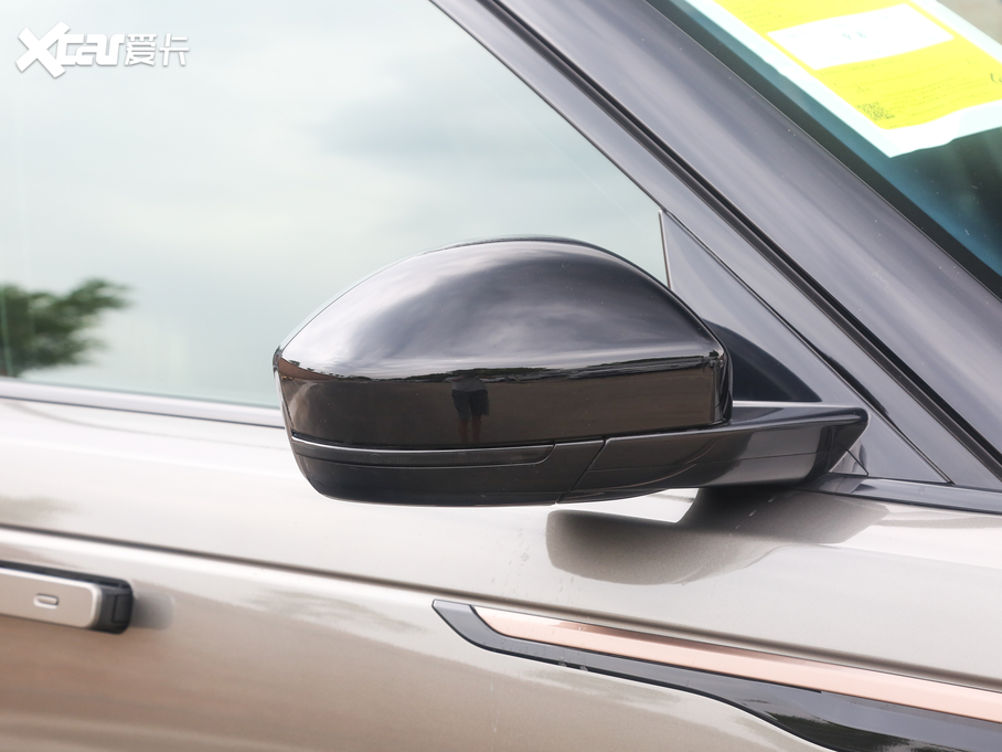 2020} 250PS R-Dynamic S