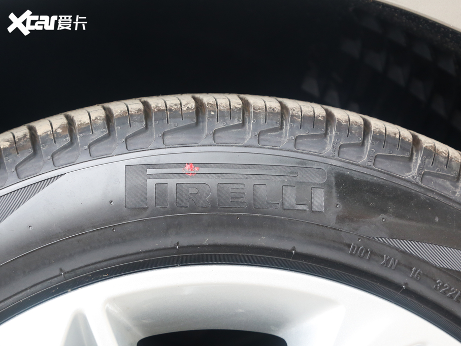 2020} 250PS R-Dynamic S