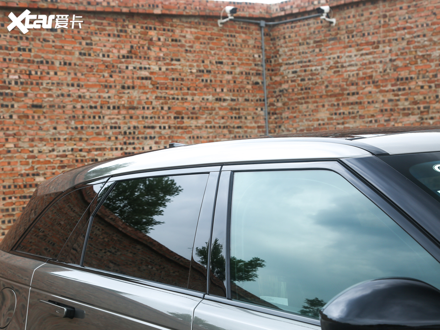 2020} 250PS R-Dynamic S