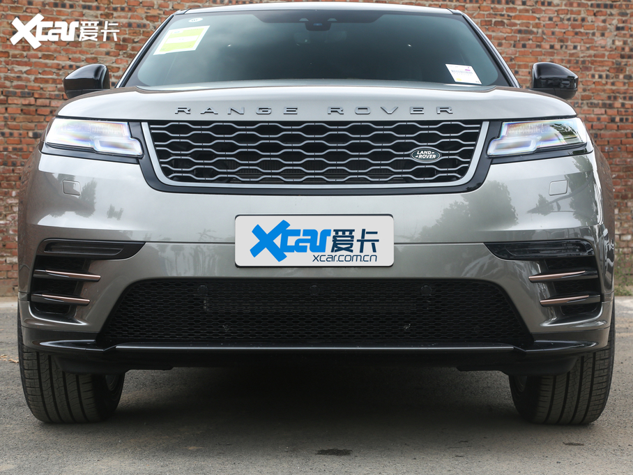 2020} 250PS R-Dynamic S