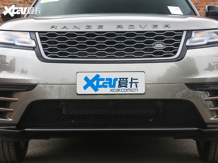 2020} 250PS R-Dynamic S