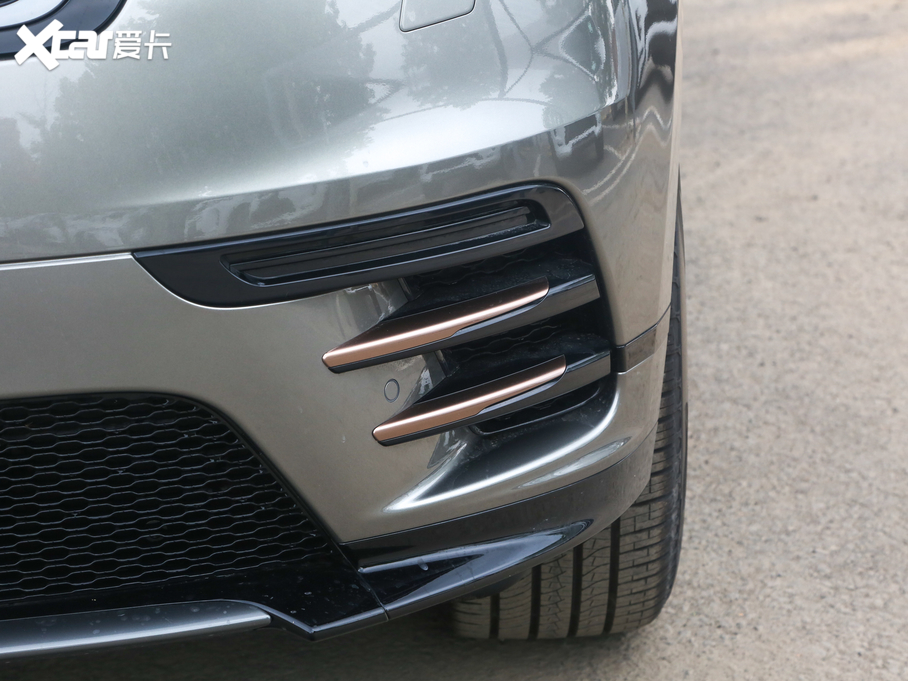 2020} 250PS R-Dynamic S