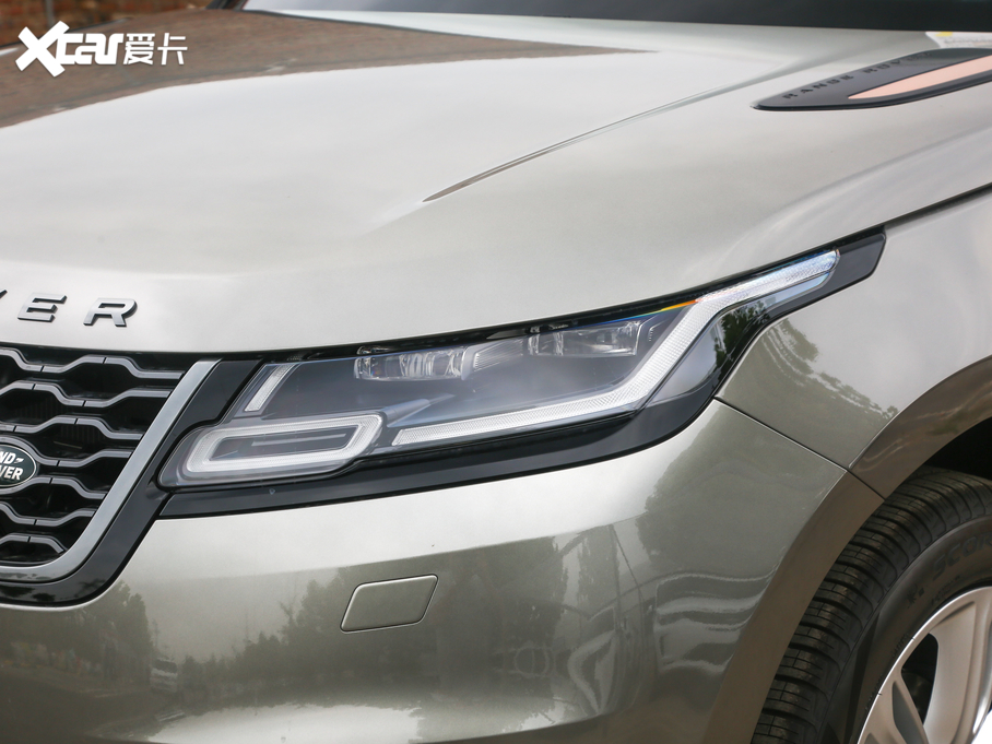 2020} 250PS R-Dynamic S