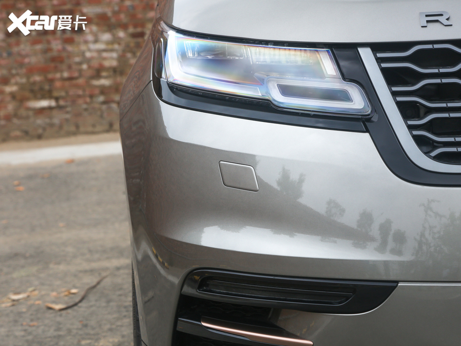 2020} 250PS R-Dynamic S