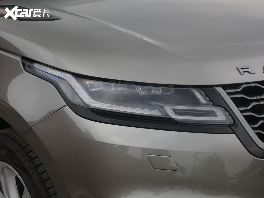 2020} 250PS R-Dynamic S