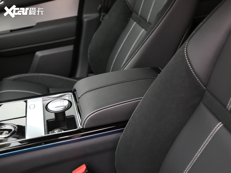 2020} 250PS R-Dynamic S