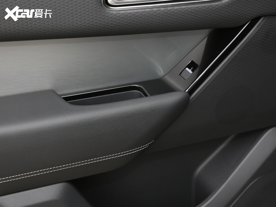 2020} 250PS R-Dynamic S