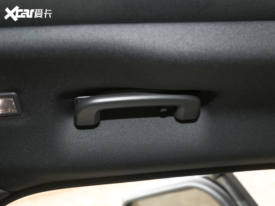 2020} 250PS R-Dynamic S