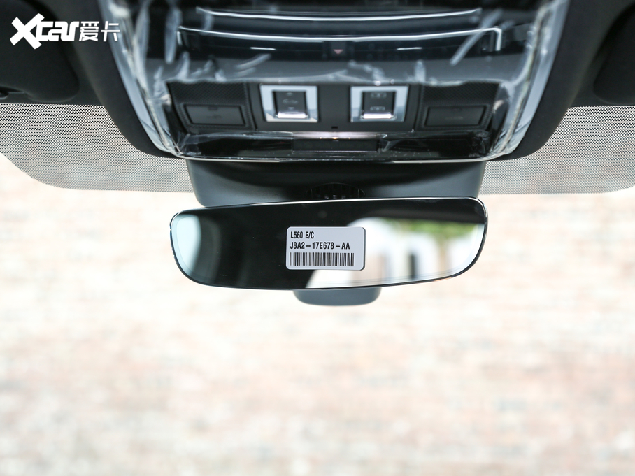 2020} 250PS R-Dynamic S