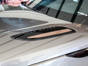 2020380PS R-Dynamic SE ^