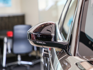 2020380PS R-Dynamic SE ^