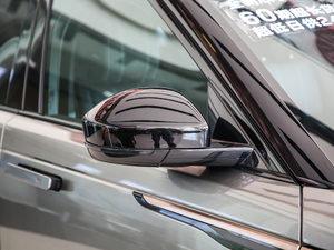 2020380PS R-Dynamic SE ^