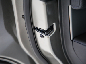 2020380PS R-Dynamic SE g