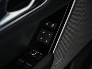 2020380PS R-Dynamic SE {܇ƅ^	