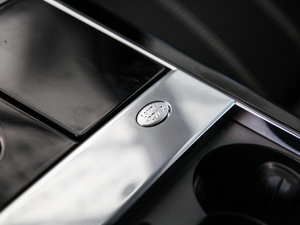 2020380PS R-Dynamic SE п؅^