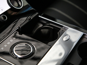 2020380PS R-Dynamic SE п؅^