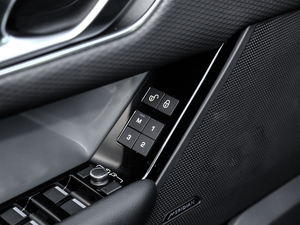 2020340PS R-Dynamic S п؅^