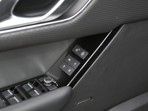 2020250PS R-Dynamic S п؅^