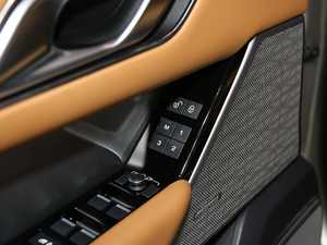 2020380PS R-Dynamic HSE g