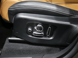 2020380PS R-Dynamic HSE {{