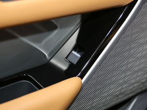 2020380PS R-Dynamic HSE g