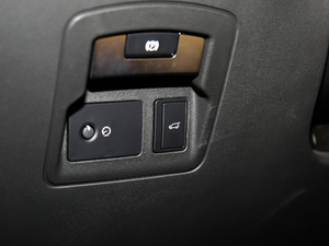 2020380PS R-Dynamic HSE п؅^